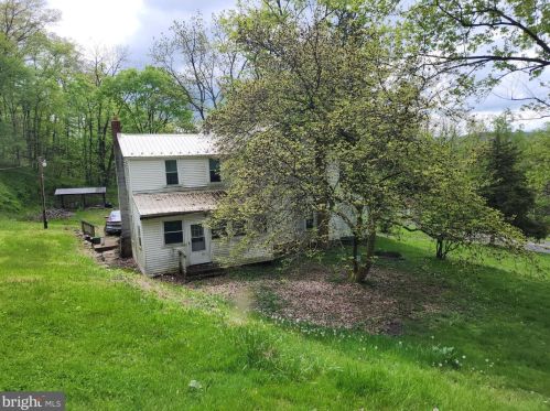 10281 Licking Creek Rd, East Salem, PA 17059-7254