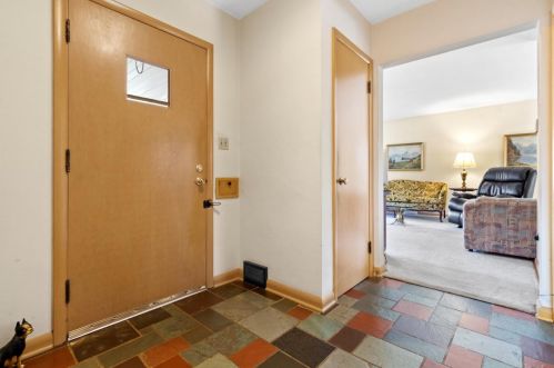 3201 Colonial Dr, Milwaukee, WI 53222-3435