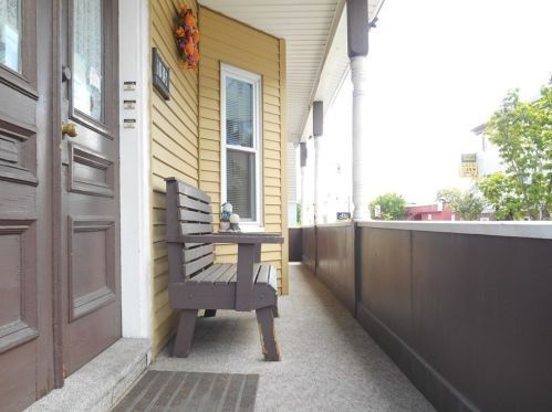 195 Millbury St, Worcester MA 01610-2801 exterior