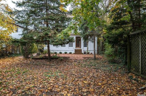 72 Brower Ave, Woodsburgh, NY 11598-1746