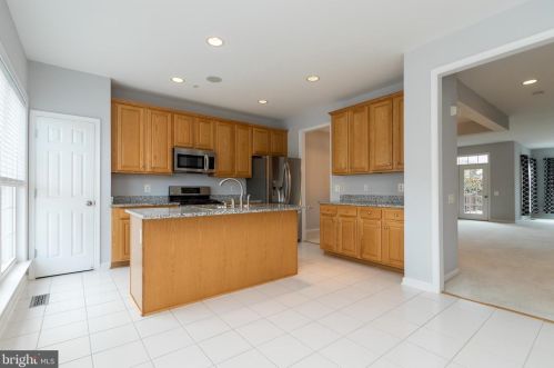 15017 Danube Way, Haymarket VA  20169-3321 exterior