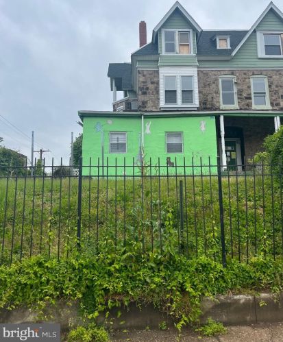 601 Chelten Ave, Philadelphia PA  19126-3825 exterior