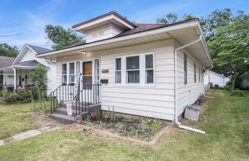 927 Broadway St, Mishawaka, IN 46545-5933