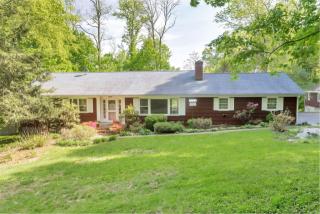 54 Sunrise Ave, Katonah, NY 10536-2302