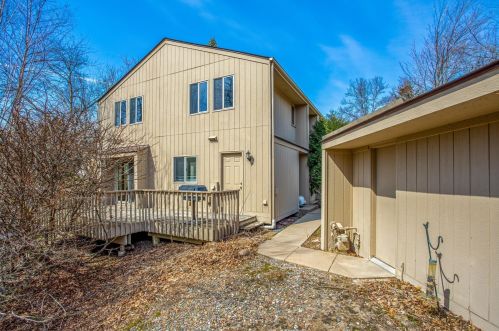 1715 Black Oaks Ln, Minneapolis, MN 55447-2863