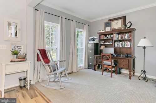 6012 Abernethy Ln, Gainesville VA 20155-4505 exterior