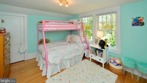 21 Loudoun St, Lovettsville VA  20180-8513 exterior