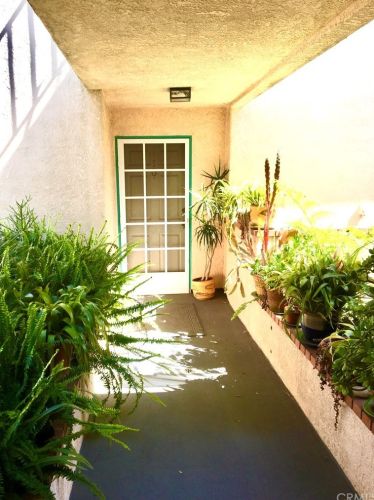 1121 Obispo Ave, Long Beach, CA 90804-3872