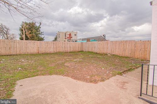 6112 Keystone St, Philadelphia PA 19135-2422 exterior