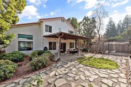208 Bald Eagle Dr, Vacaville CA  95688-1054 exterior