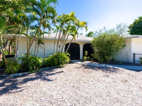 1113 Skiff Pl, Sanibel, FL 33957-5019