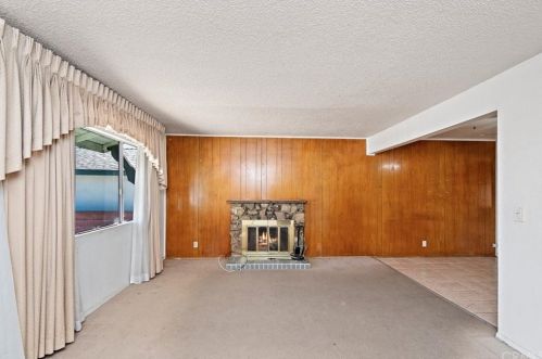 16223 Mckinley Ave, Long Beach, CA 90746-1028