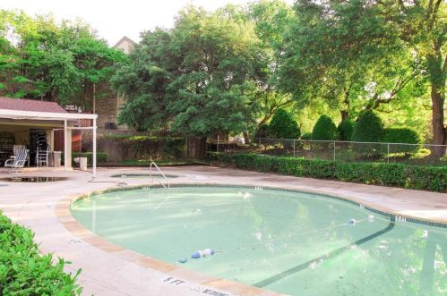2630 Custer Pkwy, Richardson TX  75080-1621 exterior