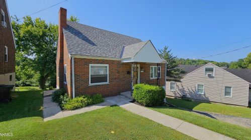 17 Parker Rd, Newport, KY 41071-2631