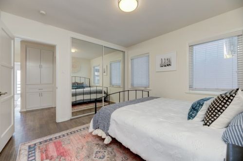 212 41st St, Manhattan Beach CA  90266-3141 exterior