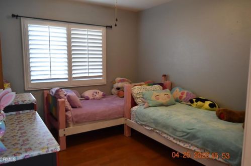 706 Princessa Dr, Oxnard CA  93030-7690 exterior
