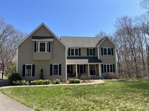 240 Moosehorn Rd, Warwick, RI 02818-1140