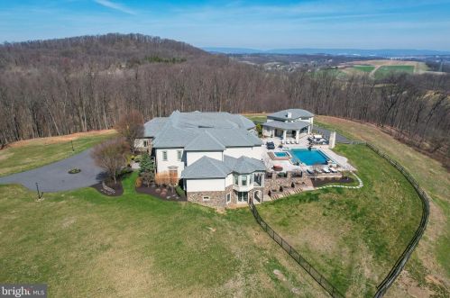 275 Mccoy Ln, Dauberville PA  19533-9296 exterior