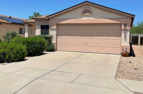 7579 Rhiannon Dr, Tucson, AZ 85730-1147