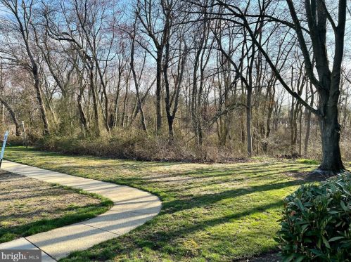 2124 Old Stone Ml Dr, East Windsor NJ exterior