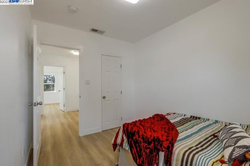 1802 88th Ave, Oakland CA  94621-1008 exterior