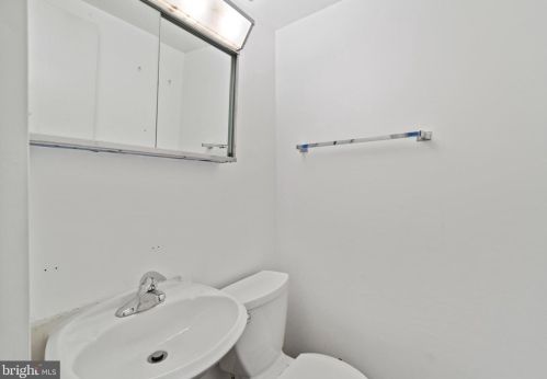 6501 Carrsbrook Ct, Springfield VA 22150-1311 exterior