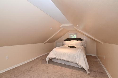 4902 Hoyt Pl, Milwaukee WI  53216-2331 exterior