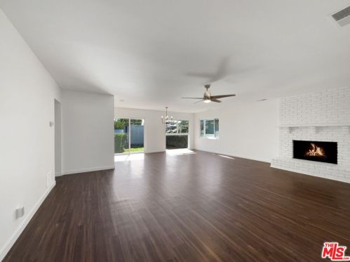 8050 Cherrystone Ave, Van Nuys CA  91402-5415 exterior