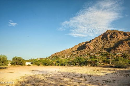 5405 Mcdonald Dr, Scottsdale AZ 85253-5406 exterior