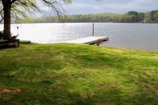 215 Lakeview Dr, Lexington, TN 38351-1211