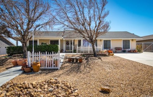 11335 Topaz Rd, Victorville, CA 92392-9177