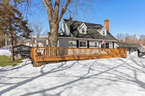 836 Maxwell St, Lake Geneva, WI 53147-1002