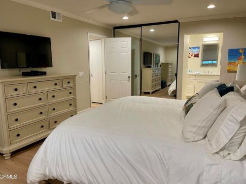 2043 Majorca Dr, Oxnard CA exterior