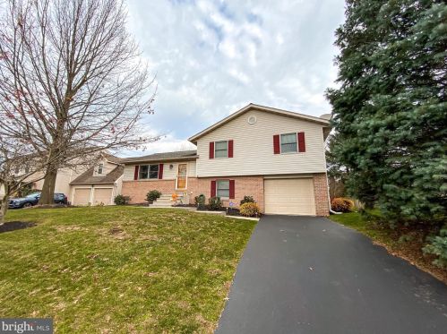 329 Sooner Ln, Blandon, PA 19510-9799