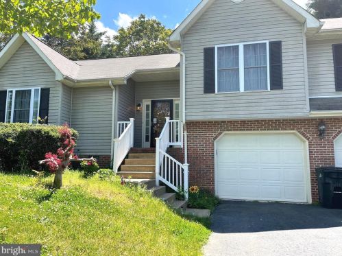 8 Falling Water Ct, Fredericksburg, VA 22405-2787