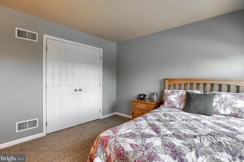 2112 Northview Ln, Harrisburg PA 17110-3911 exterior