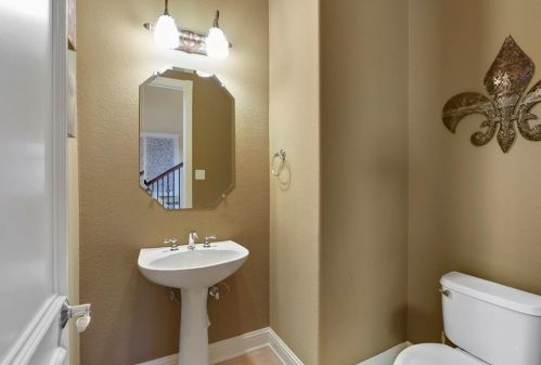 2209 Roadrunner Dr, Lewisville TX  75022-7885 exterior