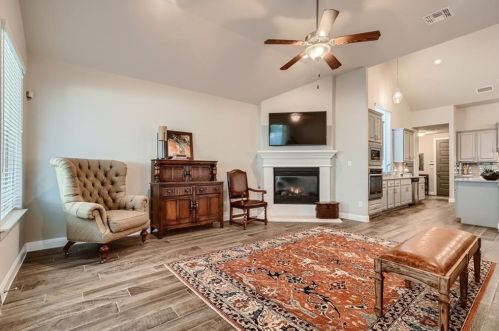 301 Fair Oaks Dr, Georgetown, TX 78628