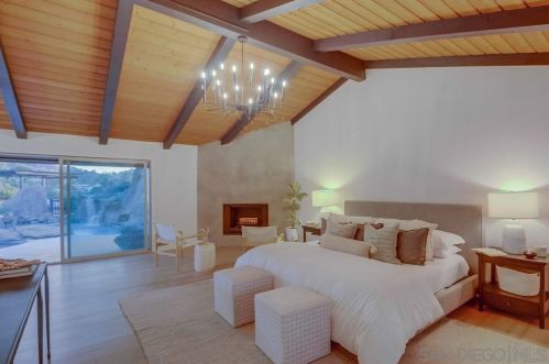 2502 Singing Vista Way, El Cajon CA  92019-2740 exterior