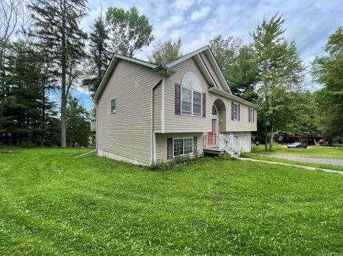 14 Varnell Rd, Monticello, NY 12701-1624