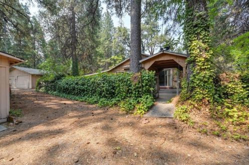 14232 Anchor Ln, Grass Valley, CA 95945-9332
