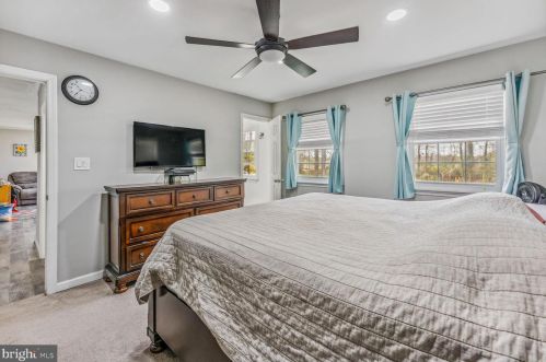 1900 Hedding Rd, Columbus NJ  08022-2067 exterior