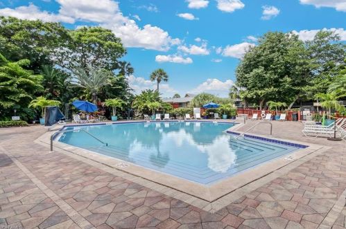 600 Neapolitan Way, Naples FL  34103-8568 exterior