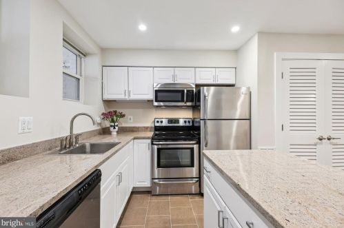 712 Kenyon St, Washington DC  20010-1522 exterior