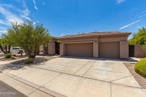 461 Locust Dr, Chandler, AZ 85248-4553