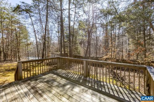 501 Jefferson Dr, Bybee VA 22963-3034 exterior