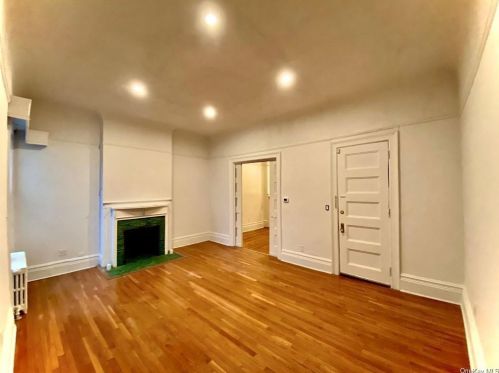 207 Prospect Ave, Mount Vernon NY  10550-2347 exterior