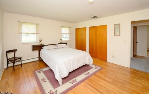 683 Squaw Brook Rd, Paterson NJ  07508-3004 exterior