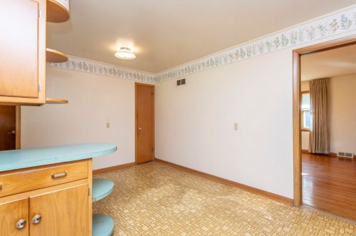 1617 118, Milwaukee WI 53226-3023 exterior