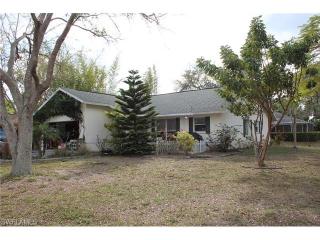 4051 Seaoats Ln, Naples, FL 34112-2936